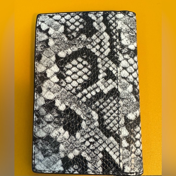 Michael Kors card organizer. - Picture 3 of 4